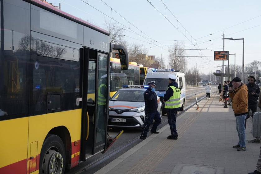 Wypadek na skrzyżowaniu Gubińskiej i Strzegomskiej (9 marca)