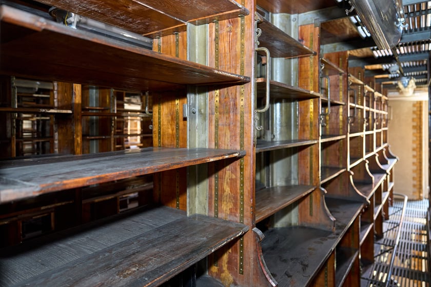 Biblioteka Uniwersytecka przy Szajnochy &ndash; magazyny, stan na kwiecień 2026