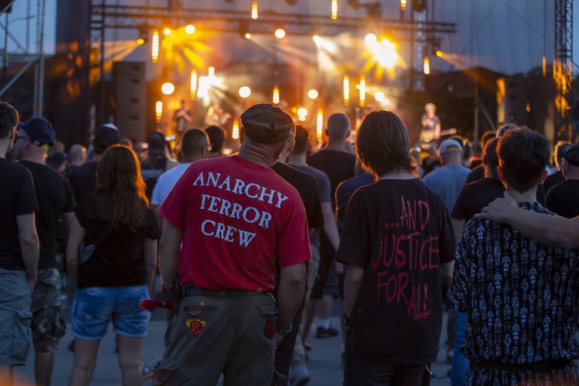 W Zajezdni przy ul. Grabiszyńskiej zagrały prawdziwe legendy punk rocka: LENIWIEC, KSU, DEZERTER. Gwiazdą wieczoru był THE EXPLOITED.