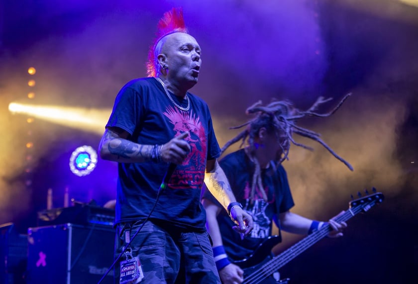 W Zajezdni przy ul. Grabiszyńskiej zagrały prawdziwe legendy punk rocka: LENIWIEC, KSU, DEZERTER. Gwiazdą wieczoru był THE EXPLOITED.