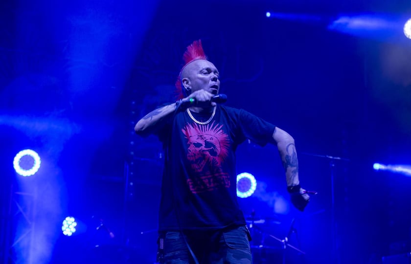 W Zajezdni przy ul. Grabiszyńskiej zagrały prawdziwe legendy punk rocka: LENIWIEC, KSU, DEZERTER. Gwiazdą wieczoru był THE EXPLOITED.