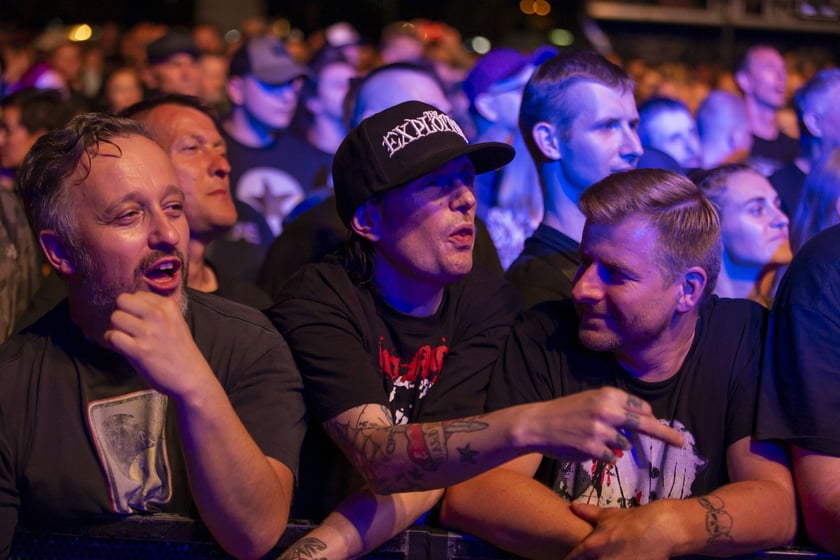 W Zajezdni przy ul. Grabiszyńskiej zagrały prawdziwe legendy punk rocka: LENIWIEC, KSU, DEZERTER. Gwiazdą wieczoru był THE EXPLOITED.