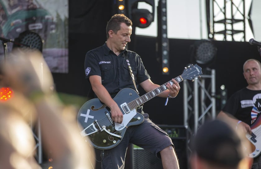 W Zajezdni przy ul. Grabiszyńskiej zagrały prawdziwe legendy punk rocka: LENIWIEC, KSU, DEZERTER. Gwiazdą wieczoru był THE EXPLOITED.