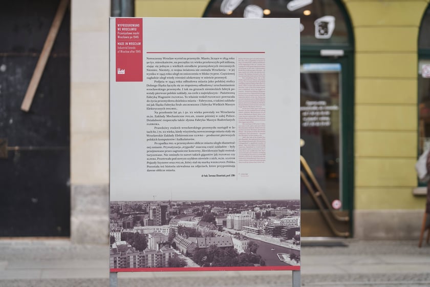 Na zdjęciu plansze z wystawy ,,Wyprodukowano we Wrocławiu. Przemysłowe marki Wrocławia po 1945 roku
