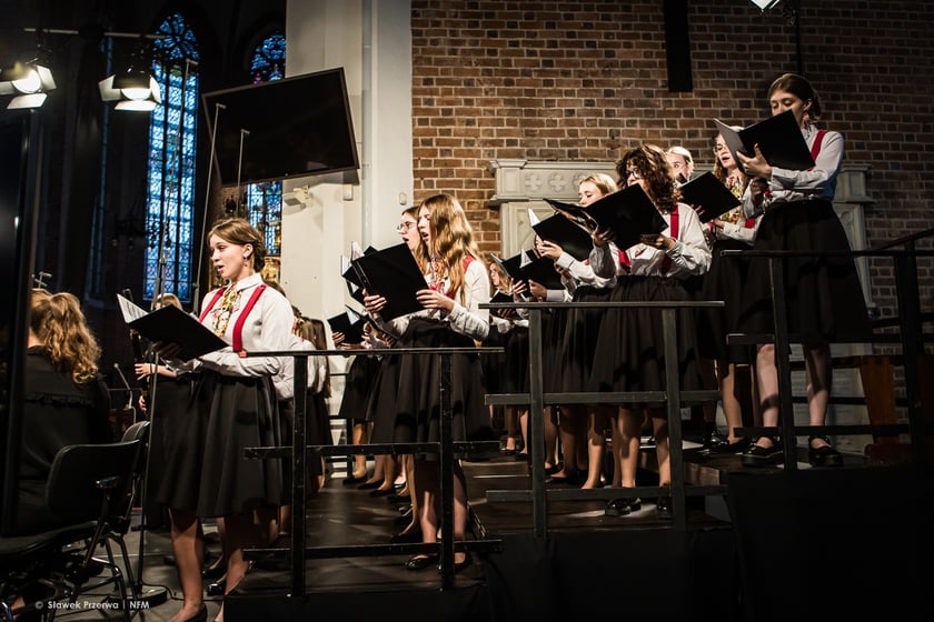 Koncert w Kolegiacie św. Krzyża i Bartłomieja z udziałem m.in. Ch&oacute;ru Dziewczęcego NFM
