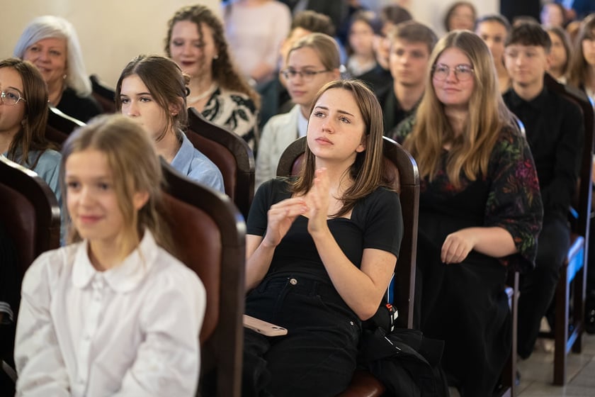 Uroczystość wręczenia stypendi&oacute;w artystycznych w Sali Wielkiej ratusza