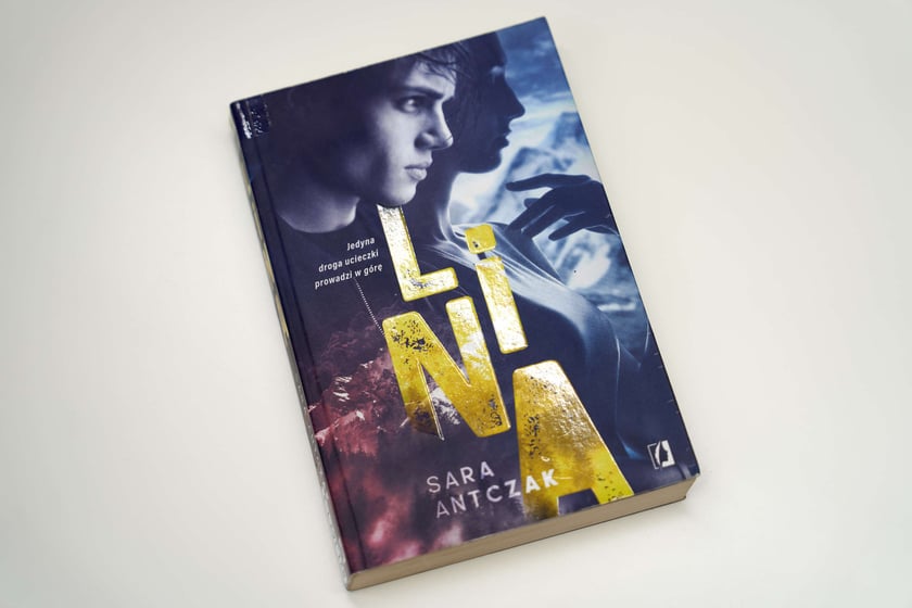 W bibliotece przy ul. Suwalskiej można znaleźć specjalny regał z książkami, w których pojawia się Wrocław