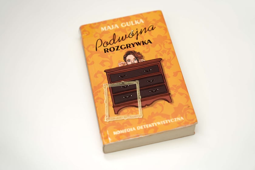 W bibliotece przy ul. Suwalskiej można znaleźć specjalny regał z książkami, w których pojawia się Wrocław