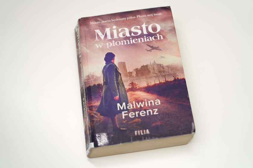 W bibliotece przy ul. Suwalskiej można znaleźć specjalny regał z książkami, w których pojawia się Wrocław