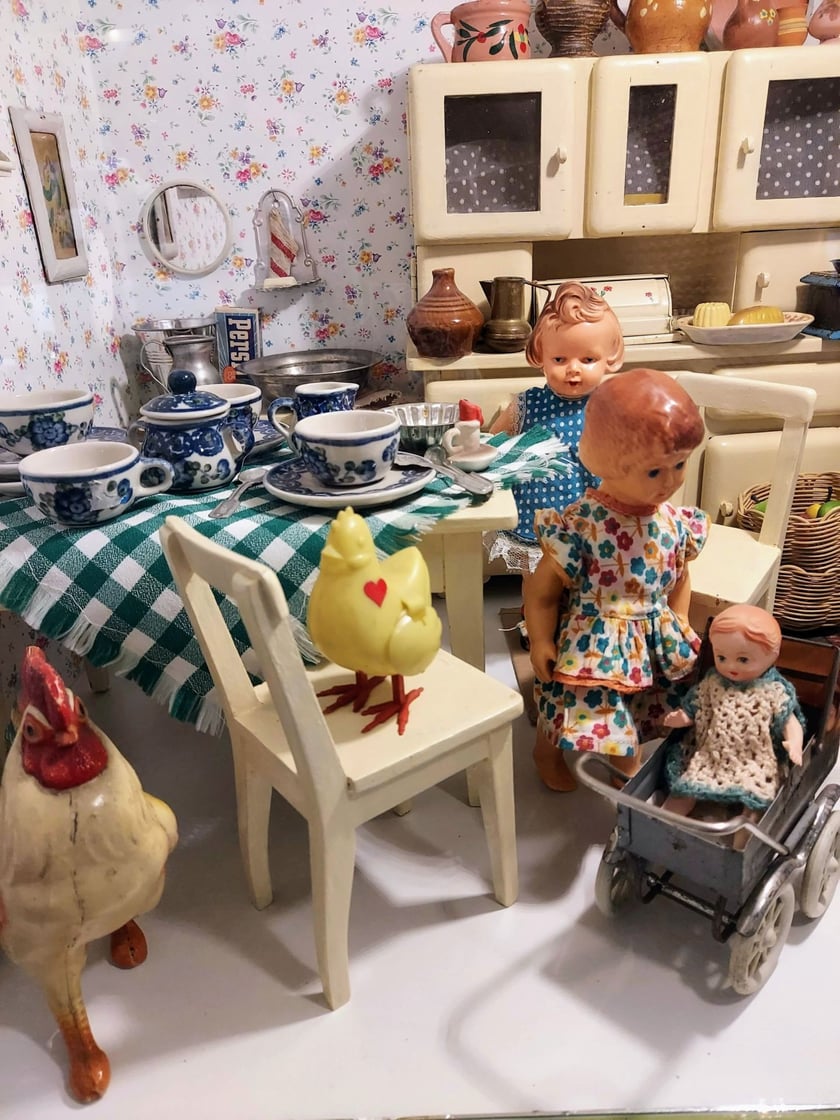 Dawne lalki i kuchnia dla lalek
