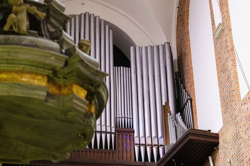 Organy w katedrze wrocławskiej - marzec 2024