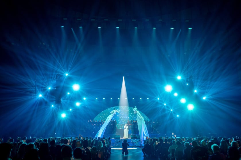 Wielkie show w Hali stulecia. Koncert "Gwiazdozbiór Aniołów. In varietae concordia".