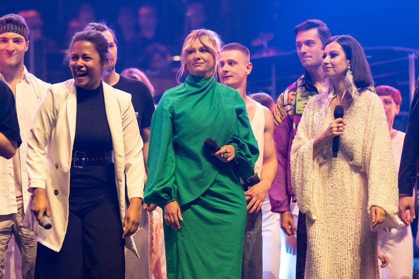 Wielkie show w Hali stulecia. Koncert "Gwiazdozbiór Aniołów. In varietae concordia".