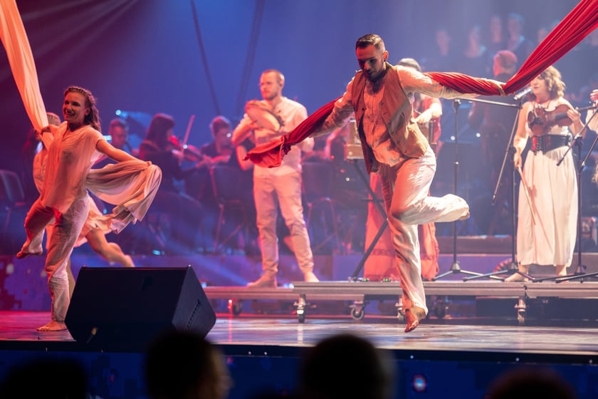 Wielkie show w Hali stulecia. Koncert "Gwiazdozbiór Aniołów. In varietae concordia".