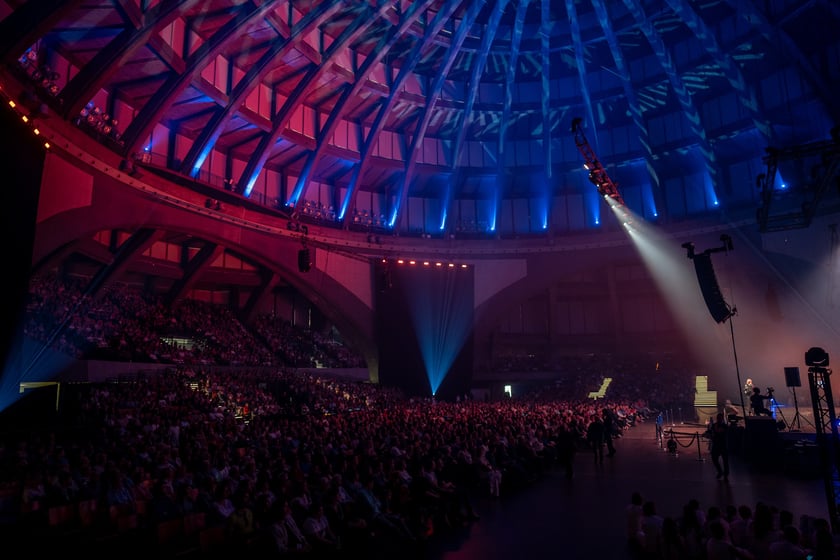 Wielkie show w Hali stulecia. Koncert "Gwiazdozbiór Aniołów. In varietae concordia".