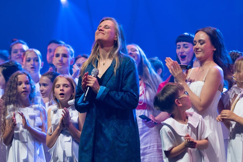 Wielkie show w Hali stulecia. Koncert "Gwiazdozbiór Aniołów. In varietae concordia".