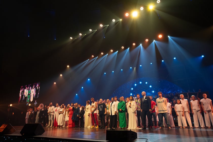 Wielkie show w Hali stulecia. Koncert "Gwiazdozbiór Aniołów. In varietae concordia".