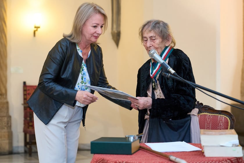 Uroczystość z okazji 93. urodzin poetki Urszuli Kozioł