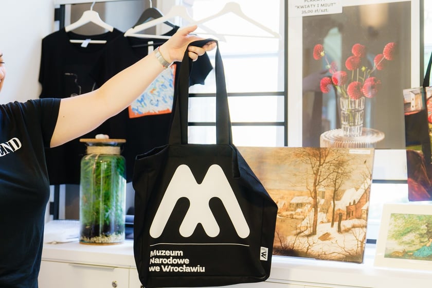 Gadżety w sklepiku Muzeum Narodowego we Wrocławiu