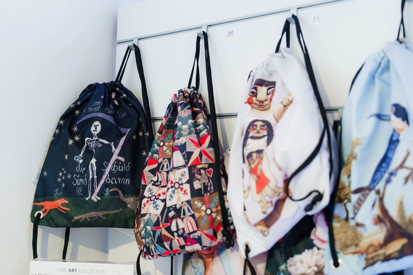 Gadżety w sklepiku Muzeum Narodowego we Wrocławiu