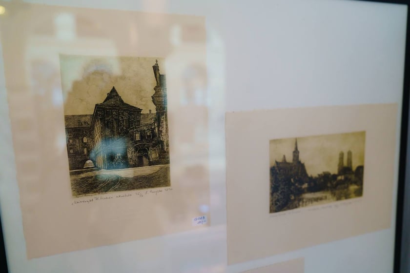 Gadżety w sklepiku Muzeum Narodowego we Wrocławiu