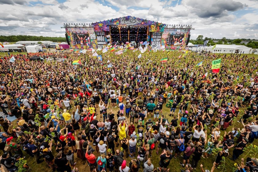 Pol'and'Rock Festiwal 2024
01.-03.08.24
Czaplinek, woj. zachodnipoomorskie
Zagrają m.in. Flapjack, Enej, Kasia Kowalska, Coma, T.Love, Michael Patrick Kelly, The Bill, Guano Apes.
wstęp wolny
Więcej informacji:&nbsp;Pol'and'Rock Festiwal 2024. Kto zagra?&nbsp;