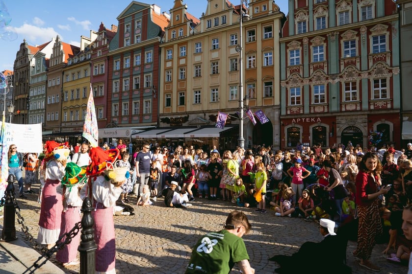 Kolorowa parada Lelenfant na ulicach Wrocławia, 29.07.2024