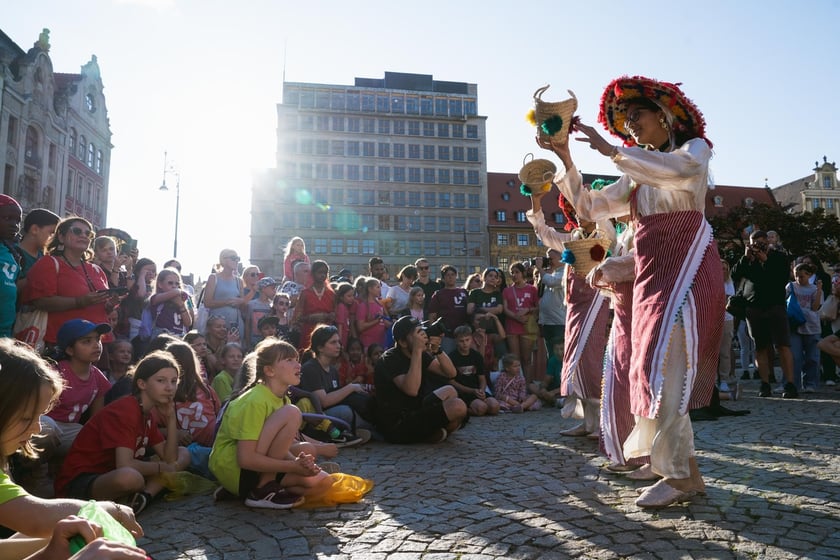 Kolorowa parada Lelenfant na ulicach Wrocławia, 29.07.2024
