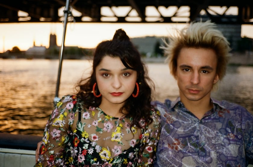 Zora (Natalia Szmidt) i Kosa (Mateusz Okuła) na Odrze