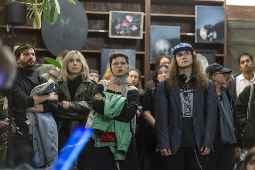 Wernisaż wystawy Dark Academia Kościoła Nihilistów w budynku po bibliotece na Szajnochy (19 października 2024)