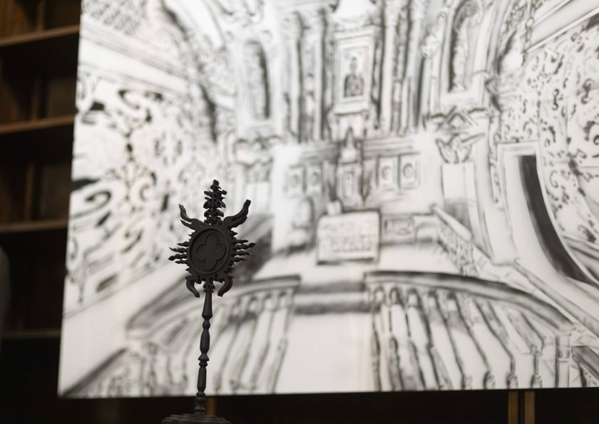 Wernisaż wystawy Dark Academia Kościoła Nihilistów w budynku po bibliotece na Szajnochy (19 października 2024)