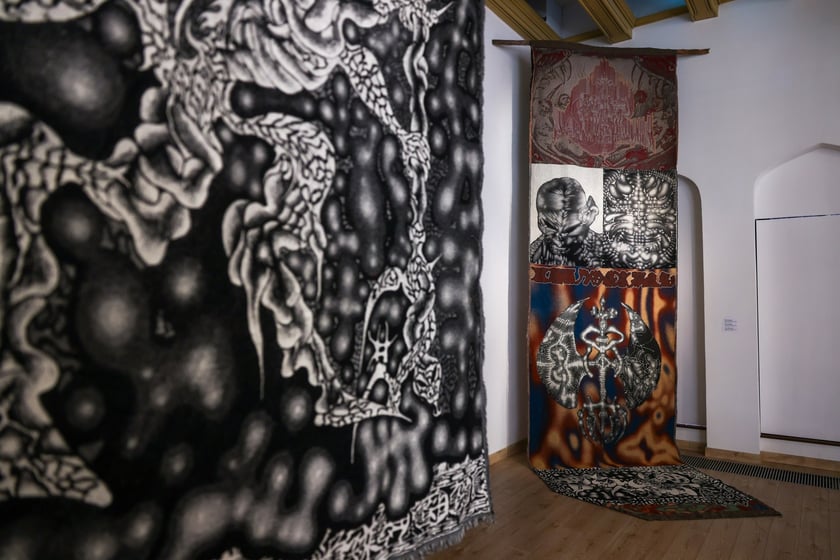 Zdjęcie z wystawy "Świątynia Baśni" w galerii BWA Wrocław Główny