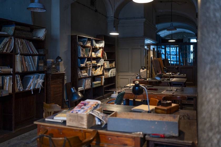 Plan zdjęciowy do filmu „The Travellers” w pałacu Wallenberg-Pachalych