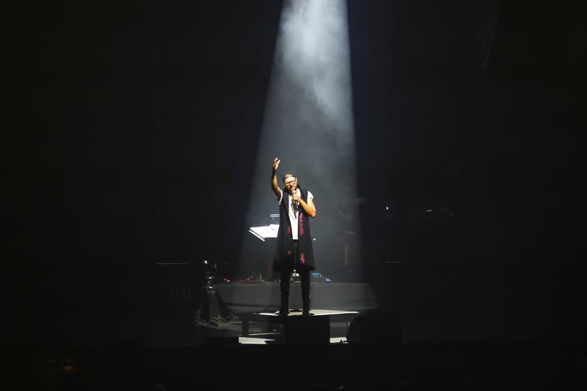 Widowisko "Chłopi Tańcuj Remixed" w Hali Stulecia i L.U.C., kt&oacute;ry podczas koncertu podkreślał, że Wrocław jest mu bardzo bliski.