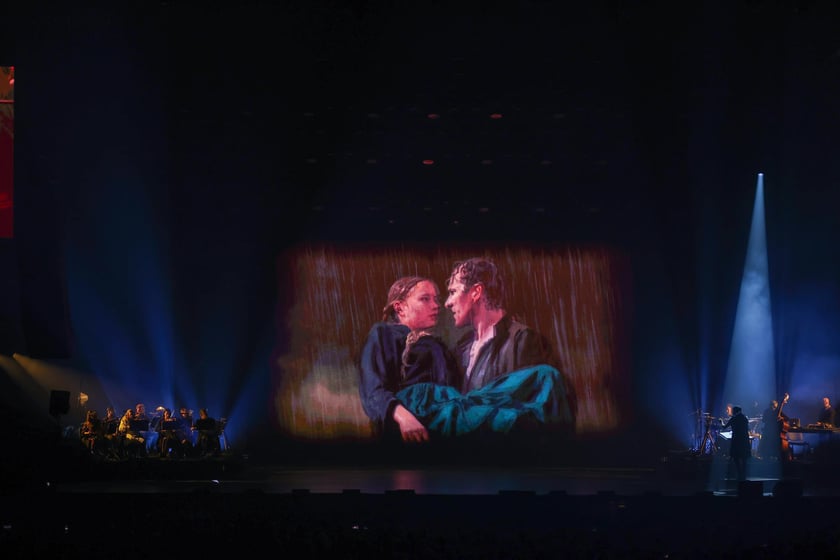 Widowisko "Chłopi Tańcuj Remixed" w Hali Stulecia