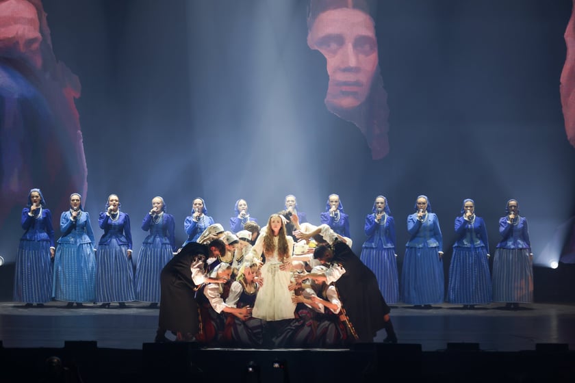 Widowisko "Chłopi Tańcuj Remixed" w Hali Stulecia