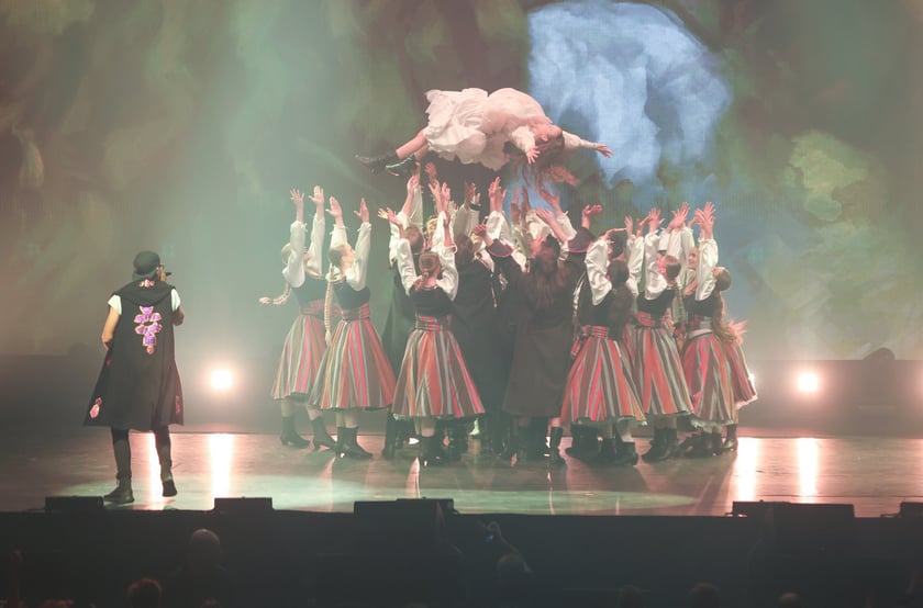 Widowisko "Chłopi Tańcuj Remixed" w Hali Stulecia