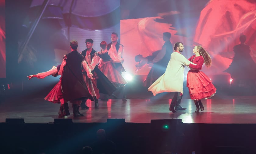 Widowisko "Chłopi Tańcuj Remixed" w Hali Stulecia