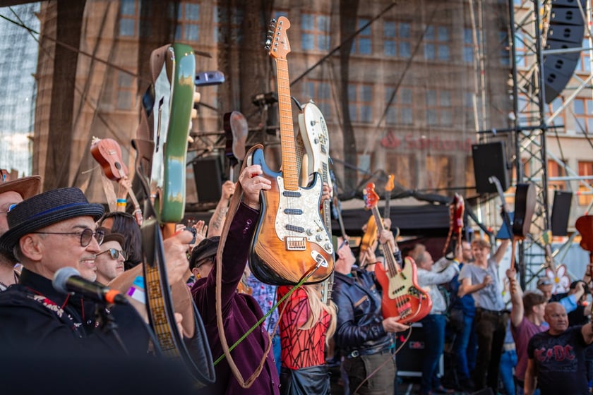 Gitarowy Rekord Świata 2025 na wrocławskim rynku