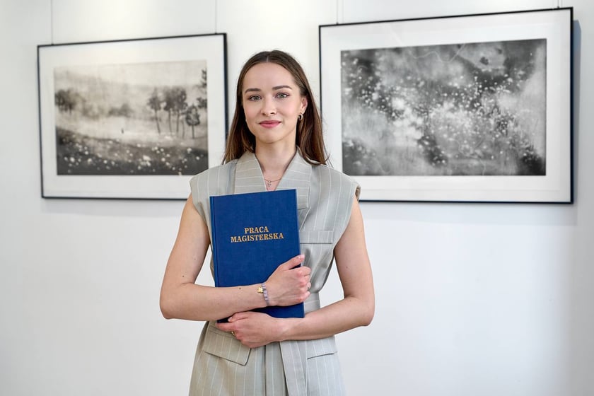 Na zdjęciach prace Karoliny Jabłońskiej, kt&oacute;rej wystawa do 10 czerwca w Oficynie Graficznej Tyszkiewicz