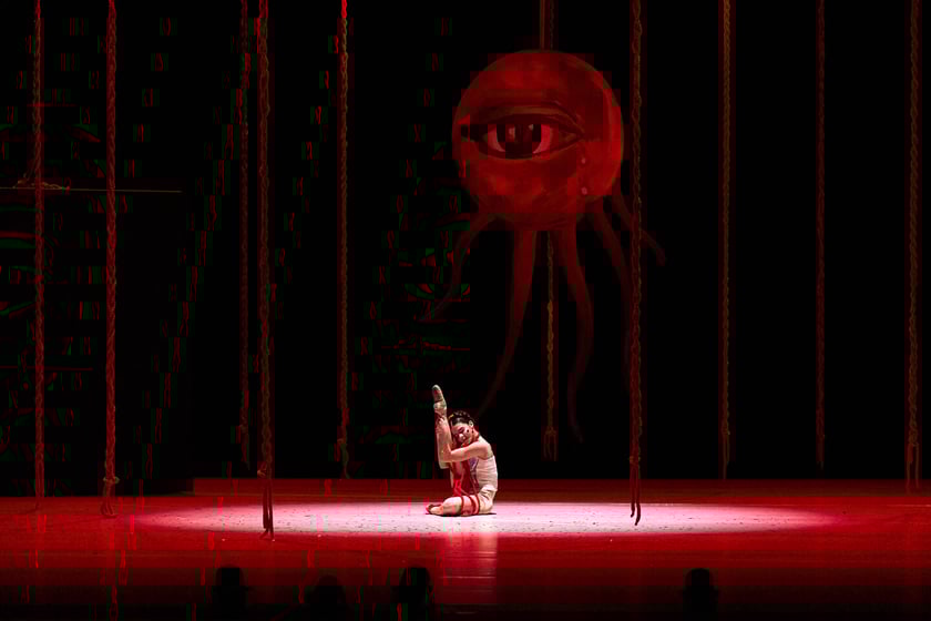 Sceny z baletu &bdquo;Frida&rdquo; w Operze Wrocławskiej