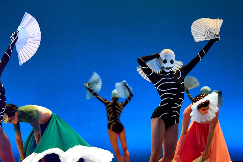 Sceny z baletu &bdquo;Frida&rdquo; w Operze Wrocławskiej