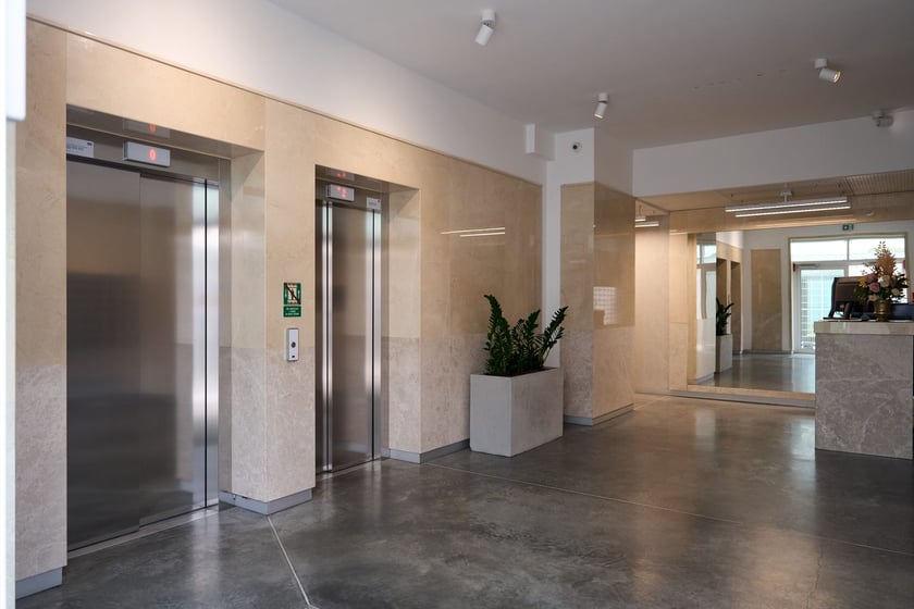 Krupa Gallery mieści się przy ul. księcia Witolda 48/70, na 8 pietrze