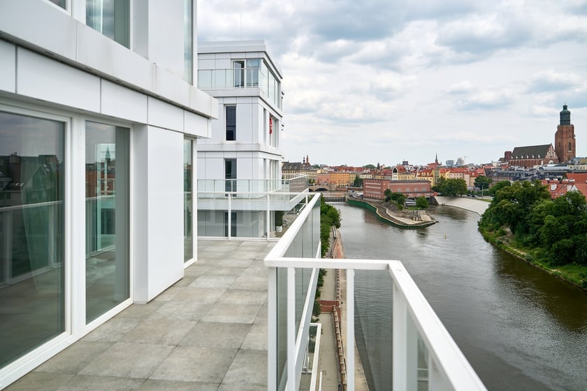 Krupa Gallery mieści się przy ul. księcia Witolda 48/70, na 8 pietrze