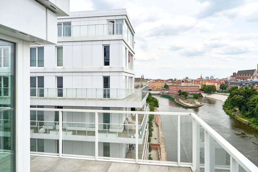 Krupa Gallery mieści się przy ul. księcia Witolda 48/70, na 8 pietrze