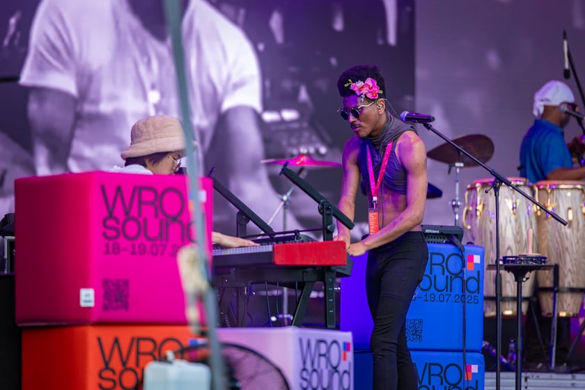 Na zdjęciach sobotni wiecz&oacute;r (19 lipca) na Festiwalu WROsound