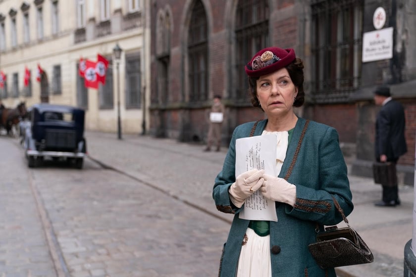 Serial &bdquo;Breslau&rdquo; kręcono we Wrocławiu &ndash; bohaterka na ul. Szajnochy