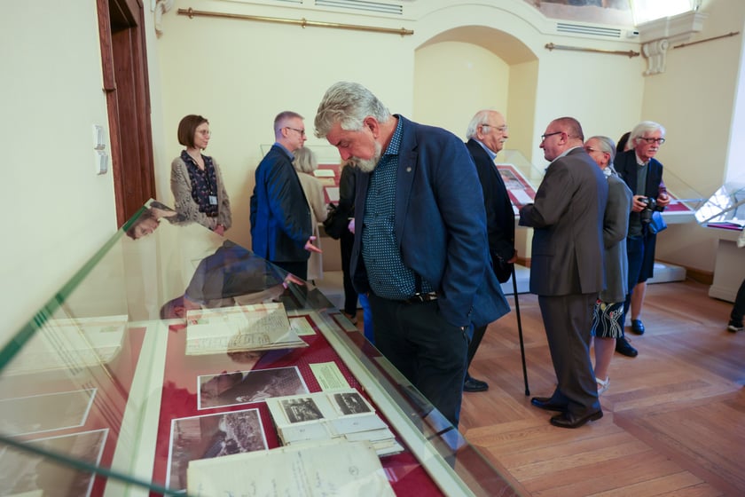 Przekazanie korespondencji profesora Janusza Deglera do Biblioteki Ossolineum, 18 września 2025