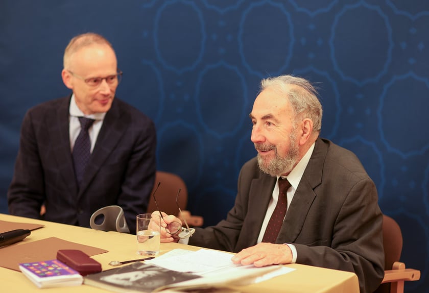 dyrektor Zakładu Narodowego im. Ossolińskich, dr Łukasz Kamiński | profesor Janusz Degler | przekazanie korespondencji profesora do Biblioteki Ossolineum, 18 września 2025