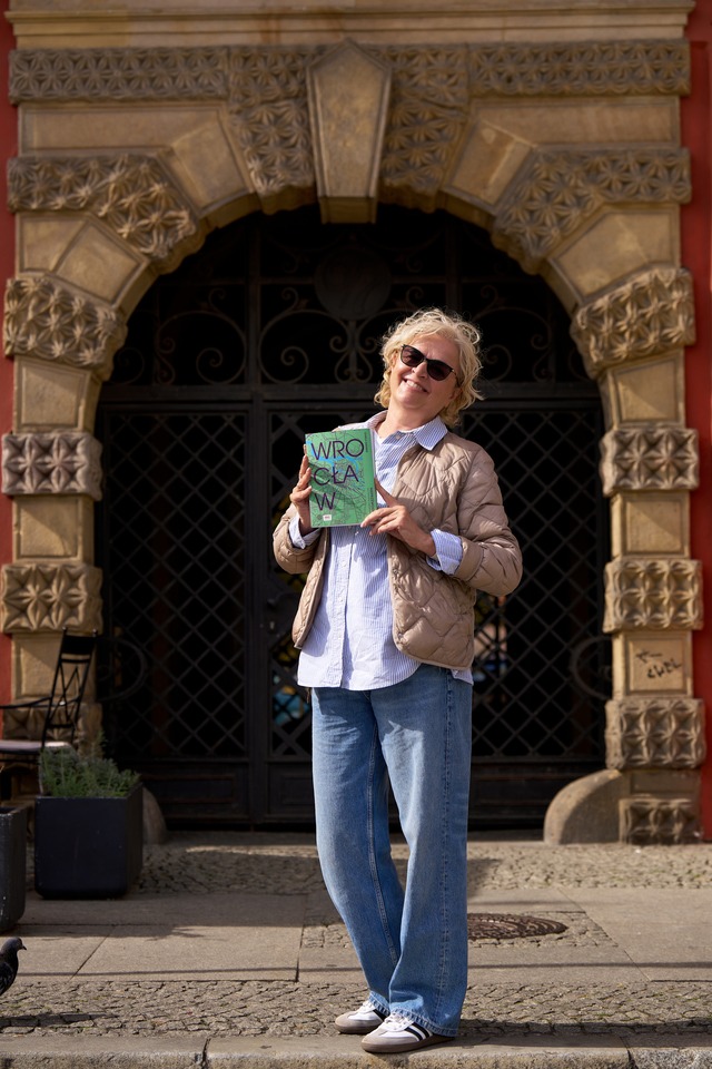 Na zdjęciach Izabela Ganske, autorka książki&nbsp;&bdquo;Wrocław. Nieprzewodnik dla turyst&oacute;w i mieszkańc&oacute;w&rdquo;